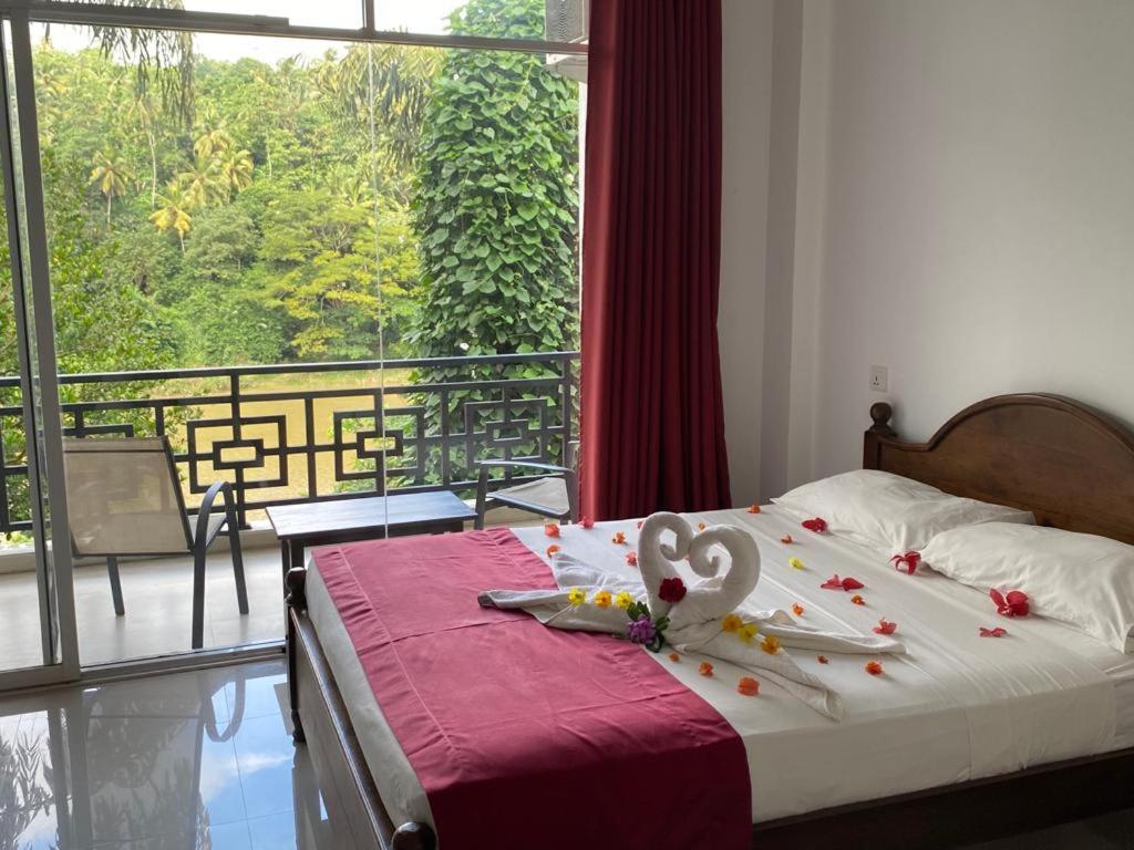 Kandy Rivers Edge Nature Resort Εξωτερικό φωτογραφία