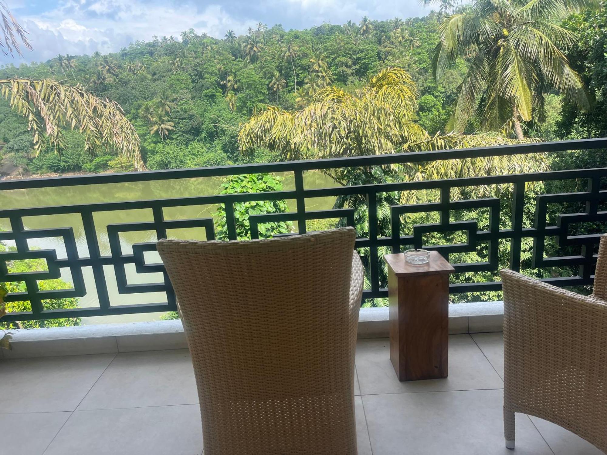 Kandy Rivers Edge Nature Resort Εξωτερικό φωτογραφία